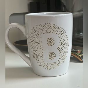 B mug
